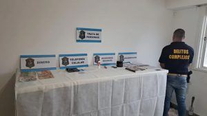 El ex novio de famosa actriz porno fue detenido por explotación sexual 