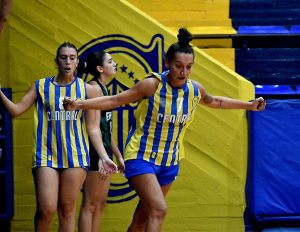 Central derrotó a Ben Hur y es líder invicto en el femenino