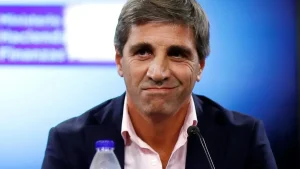 ¿Quiénes son los periodistas que Luis Caputo denunció que cobran 40 mil dólares para criticarlo?