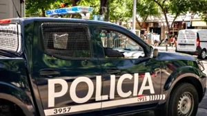 Dos chicos de 14 y 16 años mataron a su padrastro para defender a su mamá
