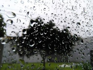 Jueves con lloviznas en la mañana, por la tarde el cielo estará mayormente nublado