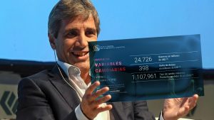 El mismo día que anunciaron la devaluación del 30%, el Banco Central vendió 400 millones de dólares baratitos: a 1.100 pesos