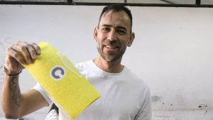 Votó César "Chelito" Delgado, precandidato a concejal dentro del frente Activemos