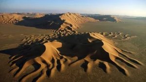 En el desierto más grande del mundo floreció un lago de 42 metros de profundidad