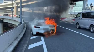 Ahorró durante 10 años para comprarse una Ferrari y la destruyó en la primera salida