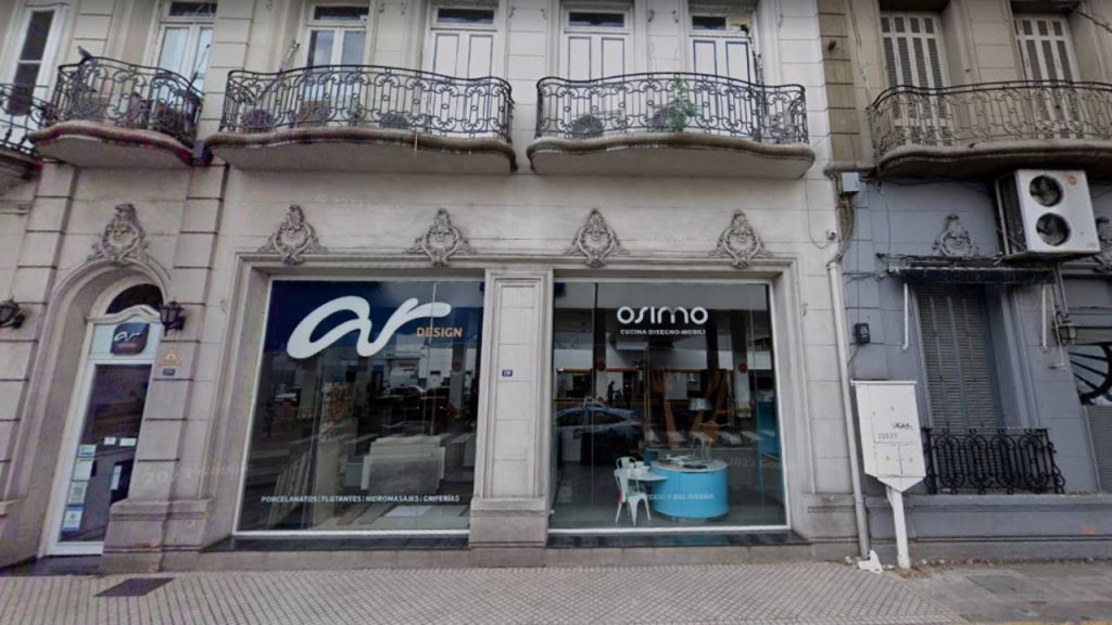 Ar Design en la mira por pagadiós premium: se acumulan denuncias por estafas contra empresario de la industria del mueble