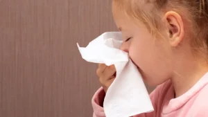 ¿Cómo se puede diferenciar un resfrío de una alergia?