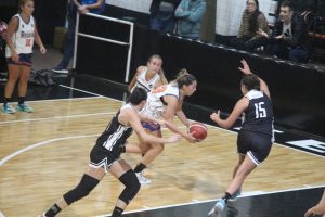 Náutico y Regatas siguen perfectas en la elite del femenino