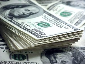 El dólar libre sube a su valor máximo desde agosto en medio del desplome internacional de las bolsas