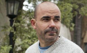 Eduardo Sacheri revive la Guerra de Malvinas en su novela “Demasiado lejos”