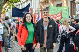 El Frente de Izquierda cerró su campaña marchando con los jubilados y convocando a parar masivamente el 10 de abril