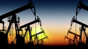 El petróleo se derrumba a mínimos en cuatro años al cotizar por debajo de los US$60