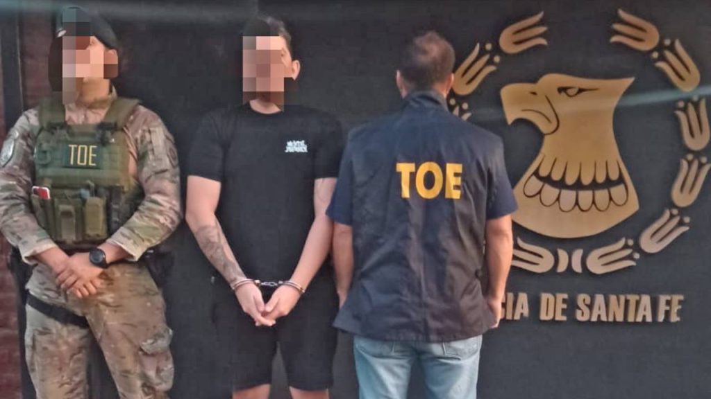 Un servidor del hampa: acusan a policía como el eslabón principal de la organización criminal de Limón Contreras   