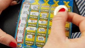 Estados Unidos: ganó más de 80 millones de dólares en la lotería, pero no le quieren dar el premio por un tecnicismo