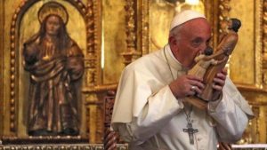 Tiembla la Iglesia: la misteriosa caja blanca que tenía el papa Francisco con todos los casos de corrupción dentro del Vaticano