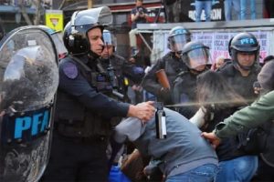 Taiano pidió la indagatoria del policía que gaseó a una nena de 10 años en una marcha por la reforma jubilatoria