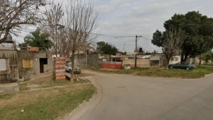 Paseaba el perro, lo balearon y quedó internado