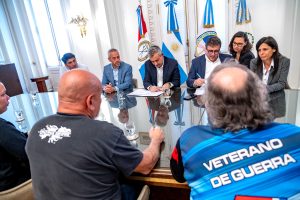 Malvinas: se renovó el convenio con Ex Soldados Combatientes para asistencia alimentaria en el Operativo Invierno