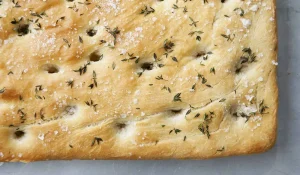 El pan de focaccia: una receta clásica, simple y pa´ chuparse los dedos