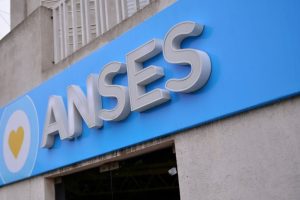 La Ansés anunció un triple bono para beneficiarios de la AUH: quiénes lo cobran y cuándo
