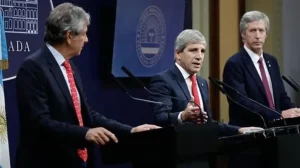 Dólares del colchón: Arca exige adhesión provincial y amenaza con cortar información fiscal