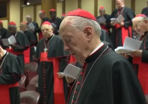 Piden que el Vaticano prohíba el ingreso al Cónclave a un cardenal acusado de abusos