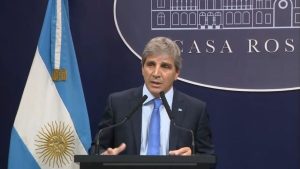 Caputo: “El modelo de seguir pagando salarios miserables se terminó”