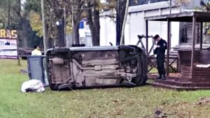 Un utilitario volcó y dejó heridos cuatro obreros que iban a su trabajo en Oliveros