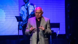 El humor como puente: Miguel Tessandori y una gira solidaria por el corazón de Rosario