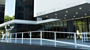 Mandó mensajes a una amiga para que saliera de su casa y así la mataran: ahora fue condenada