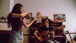 Se presenta Camiletti - Breventano Dúo "Autobombo – canciones propias y cercanas" en Plataforma Lavardén