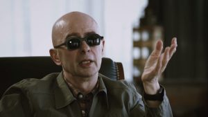 El Indio Solari y la imagen de la Justicia envuelta en una venda en llamas que revolucionó las redes sociales