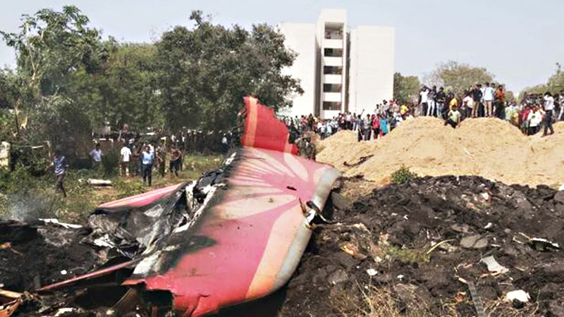 India inicia una investigación formal sobre el accidente aéreo: encontraron la caja negra