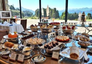 Pagó 74.000 pesos para probar la merienda más cara de Argentina: cómo es y qué incluye