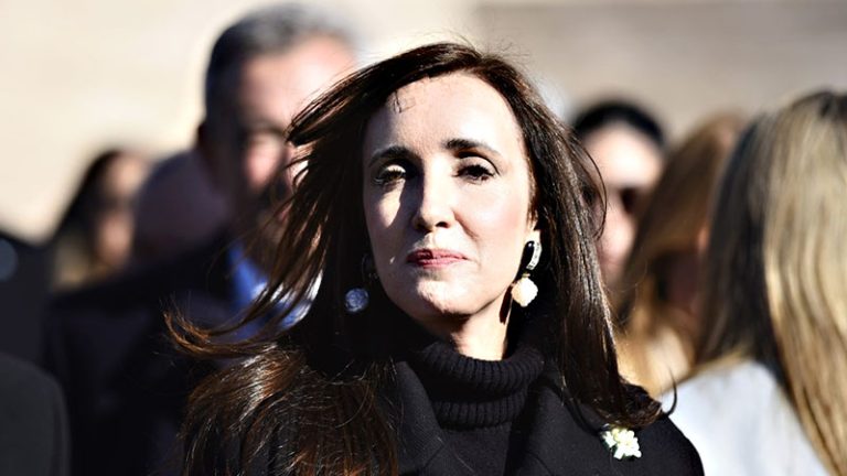 Villarruel en el Monumento por el Día de la Bandera