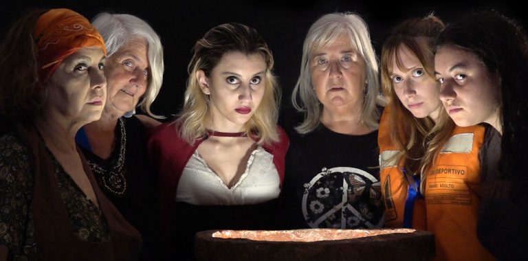 “Aquelarre en el humedal”: un ritual de iniciación, intercambios y asombros que navegan por aguas y tiempos diferentes