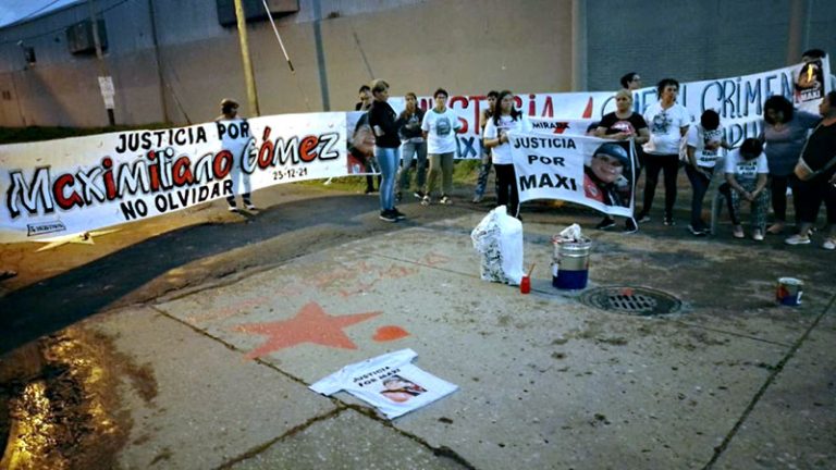 Marcha en reclamo de justicia por Maximiliano Gómez
