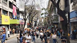 Calle San Luis se vuelve peatonal para celebrar el Día del Padre