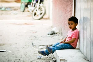 Crisis alimentaria en la infancia argentina: un tercio de los niños sufre privaciones graves