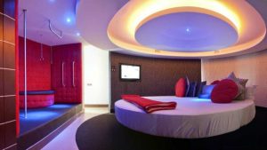 Encontraron la camioneta del hombre que fue drogado por viudas negras en un motel de zona oeste