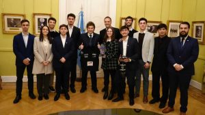 Milei recibió en Casa Rosada a los alumnos argentinos que ganaron el Mundial de la Ciencia de la Nasa