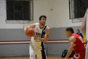 Especialista en clásicos: Unión y Progreso derrotó a Echesortu y manda en el barrio