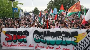 una multitud marchó este sábado en apoyo del pueblo palestino en el Festival de Cine de Venecia