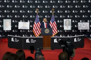 Donald Trump eligió a Sylvester Stallone, Kiss y Gloria Gaynor para que reciban los premios Kennedy 2025