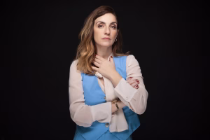 La actriz Julieta Zylberberg en la obra teatral Prima Facie