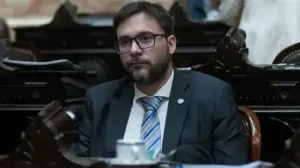 Agost Carreño dice que las declaraciones de Davis sobre $Libra "comprometen al gobierno de Javier Milei"