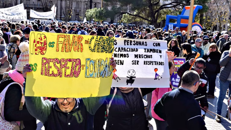 Protesta en Rosario por Discapacidad