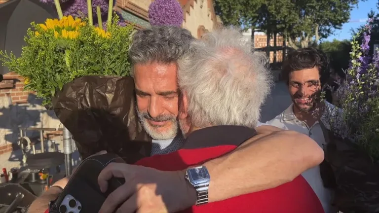 Pedro Almodóvar terminó el rodaje de “Amarga Navidad”, su nueva película, con Leonardo Sbaraglia