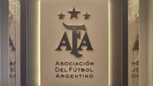 La AFA despidió a un árbitro por “atentar contra los valores del fútbol” en un partido que involucró a un equipo rosarino