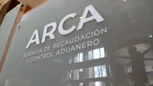 Arca: qué contribuyentes sufrirán la suspensión de cuentas y tarjetas de crédito en septiembre 2025